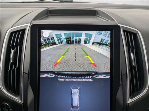 Used 2024 Ford Edge Titanium image 13