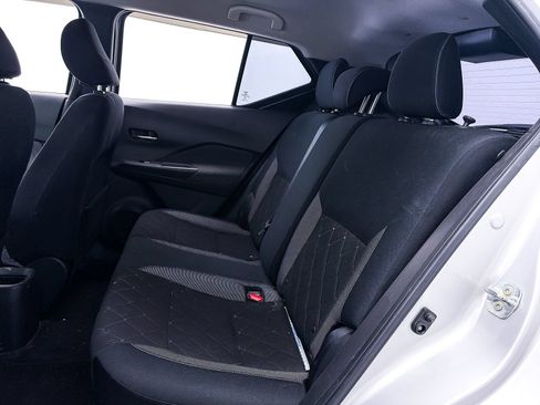 Used 2018 Nissan Kicks SV FWD image 26