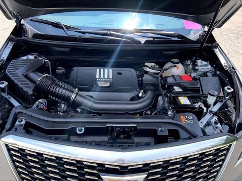 Certified 2025 Cadillac XT5 Luxury FWD image 10