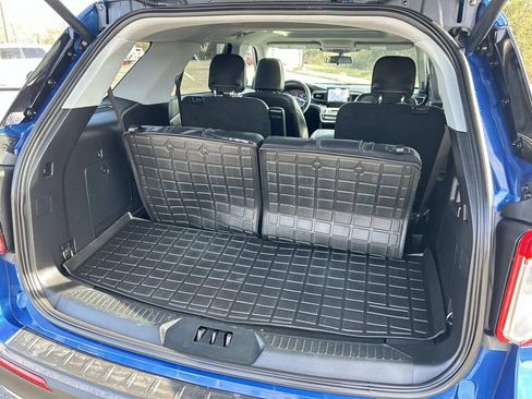 Used 2021 Ford Explorer XLT w/ Equipment Group 202A image 13