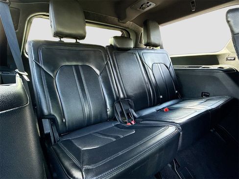 Used 2021 Ford Expedition Max Limited image 31