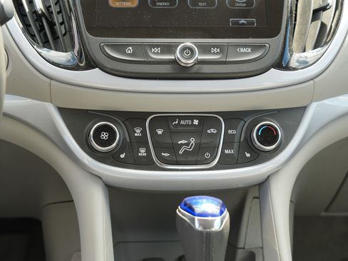 Used 2017 Chevrolet Volt LT w/ Comfort Package FWD image 23