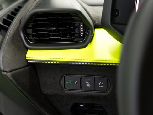 Used 2026 Lamborghini Temerario AWD/4WD image 37