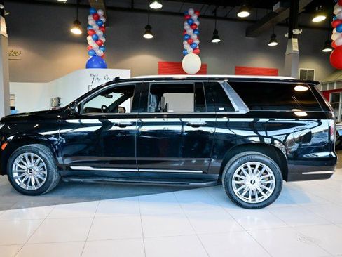 Used 2023 Cadillac Escalade ESV Premium Luxury image 8
