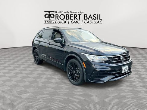 Used 2022 Volkswagen Tiguan SE R-Line AWD/4WD image 2