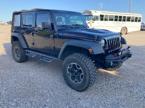 Used 2016 Jeep Wrangler Unlimited Rubicon AWD/4WD image 9