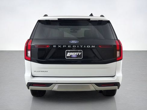 Certified 2025 Ford Expedition Platinum AWD/4WD image 4
