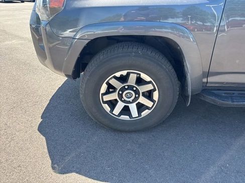 Used 2019 Toyota 4Runner TRD Off-Road Premium AWD/4WD image 18