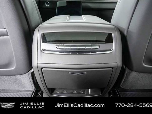 Used 2026 Cadillac Escalade ESV Platinum Sport w/ LPO, ONYX Package AWD/4WD image 20
