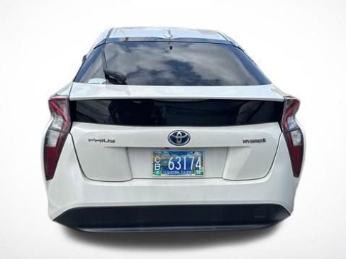 Used 2017 Toyota Prius Three w/ Advanced Technology Package FWD image 3