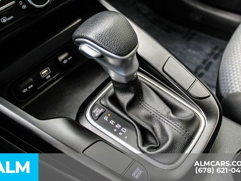 Used 2025 Kia Soul LX w/ LX Technology Package FWD image 34