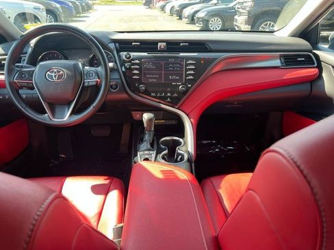 Used 2019 Toyota Camry XSE image 9