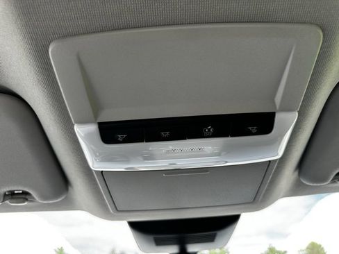 New 2025 Nissan Sentra SR w/ Midnight Edition image 30