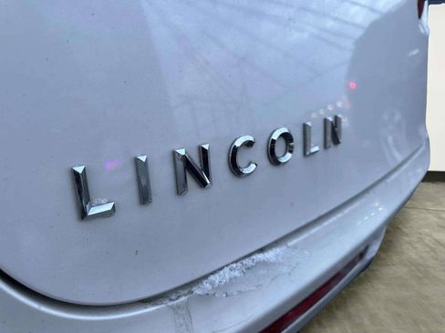 Used 2013 Lincoln MKT AWD image 10