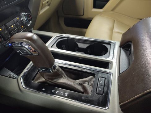 Used 2019 Ford F150 Lariat w/ Equipment Group 502A Luxury image 26