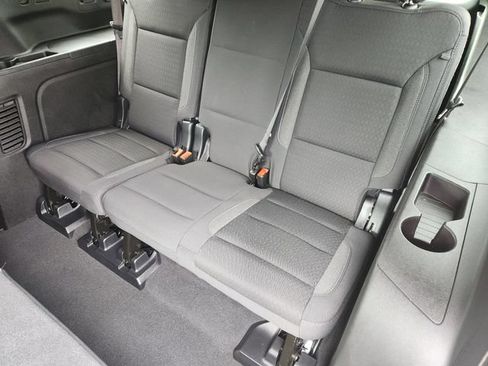 Used 2025 Chevrolet Suburban LS RWD image 30
