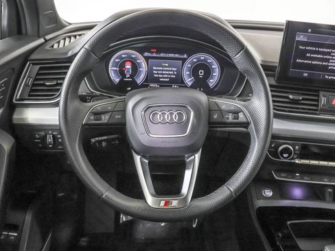 Used 2024 Audi Q5 e Premium Plus w/ Premium Plus Package image 26