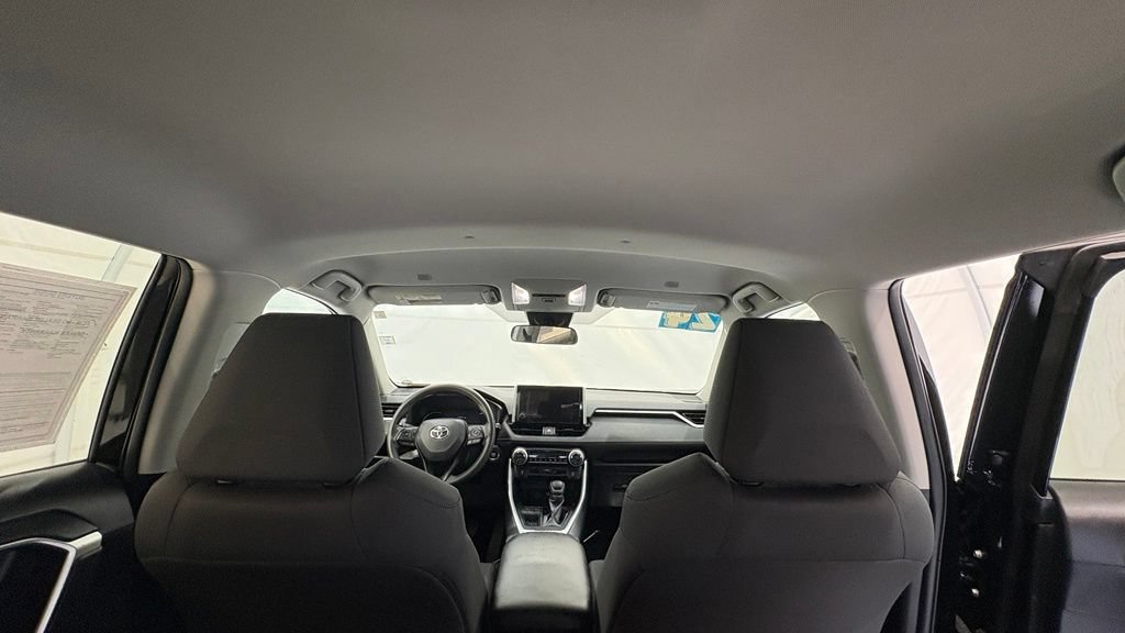 Used 2024 Toyota RAV4 XLE FWD image 28