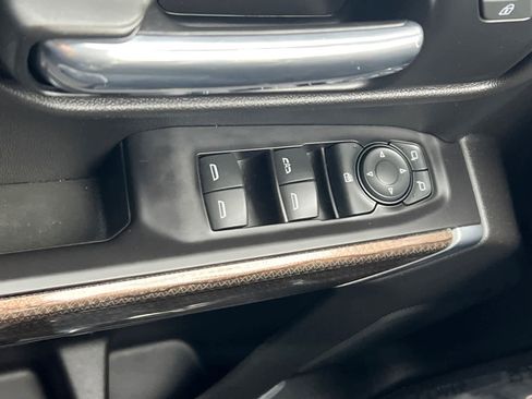 Certified 2019 Chevrolet Silverado 1500 LT w/ Texas Edition image 21