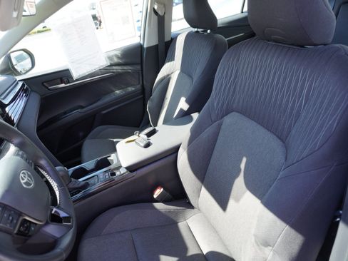 Used 2025 Toyota Camry LE w/ Convenience Package AWD/4WD image 21