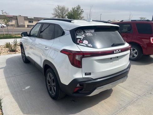 Certified 2024 Kia Seltos S image 3