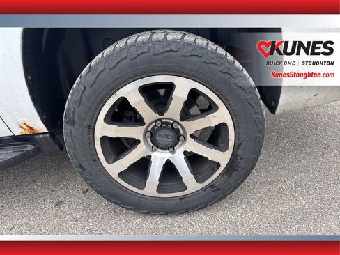 Used 2012 Chevrolet Suburban LT w/ Luxury Package image 16