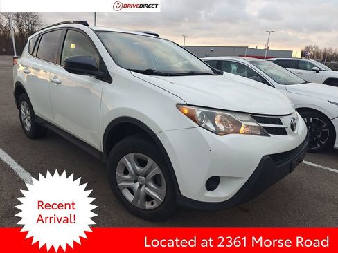 Used 2015 Toyota RAV4 LE image 1