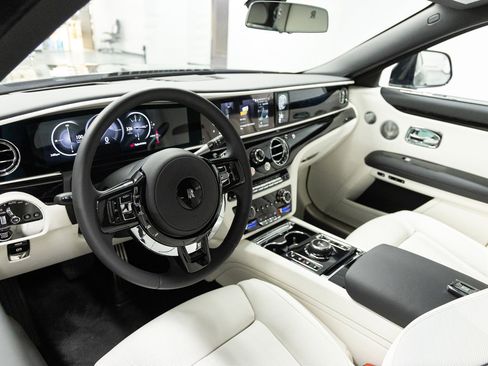 Used 2025 Rolls-Royce Ghost image 52