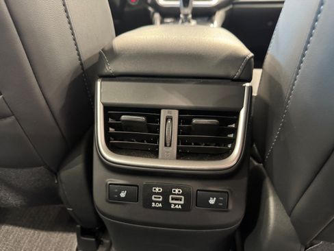 Used 2024 Subaru Legacy Limited AWD/4WD image 13