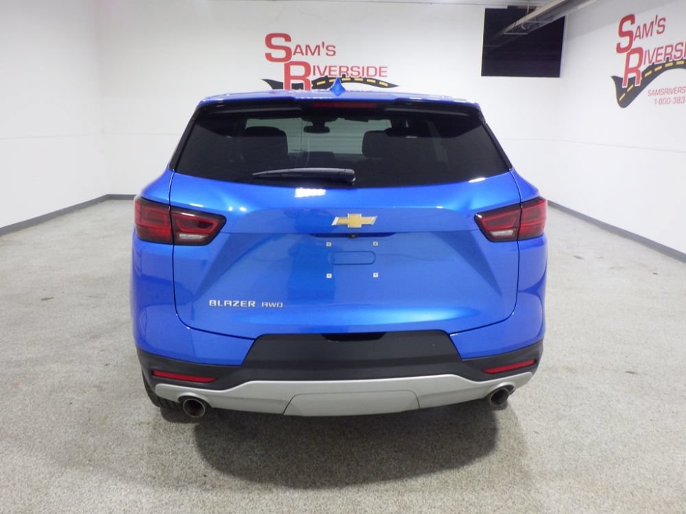 Used 2025 Chevrolet Blazer LT AWD/4WD image 3