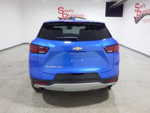 Used 2025 Chevrolet Blazer LT AWD/4WD image 3