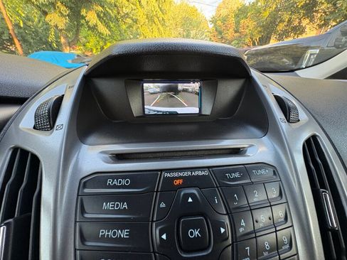 Used 2015 Ford Transit Connect XLT image 23