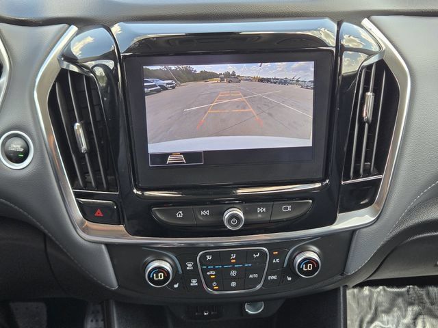 Used 2021 Chevrolet Traverse LT FWD image 18