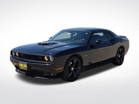 Used 2016 Dodge Challenger R/T RWD image 9