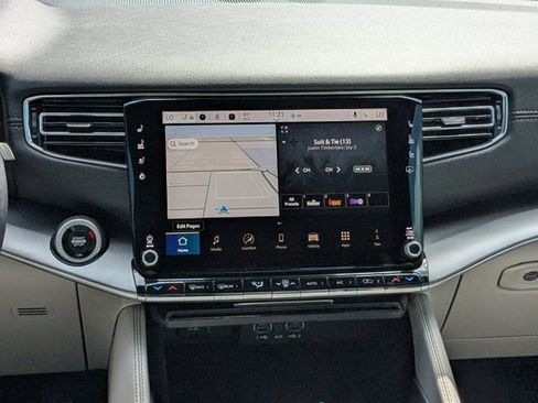 New 2026 Jeep Grand Wagoneer L 4WD w/ Premium Group I image 20