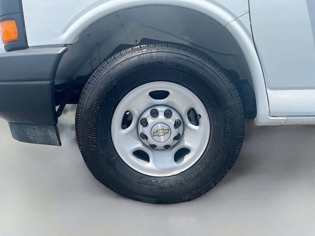 Used 2025 Chevrolet Express 2500 Extended w/ Safety Package RWD image 26