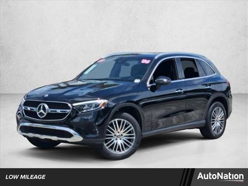 Used 2026 Mercedes-Benz GLC 300 image 1
