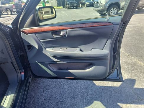 Used 2010 Cadillac DTS Limousine image 18