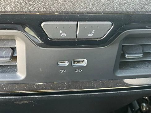 Used 2024 GMC Sierra 1500 AT4 w/ Technology Package image 10