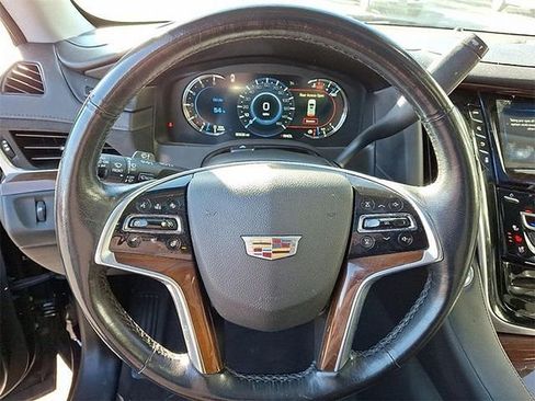 Used 2020 Cadillac Escalade Premium Luxury image 14
