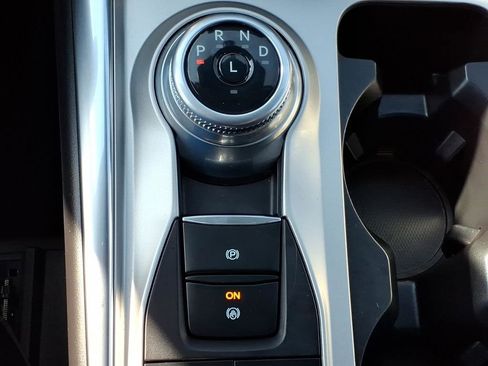 Used 2024 Ford Explorer XLT w/ Equipment Group 202A AWD/4WD image 19