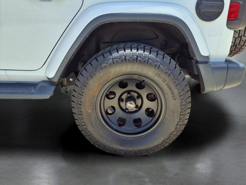 Used 2020 Jeep Wrangler Unlimited Sahara AWD/4WD image 24