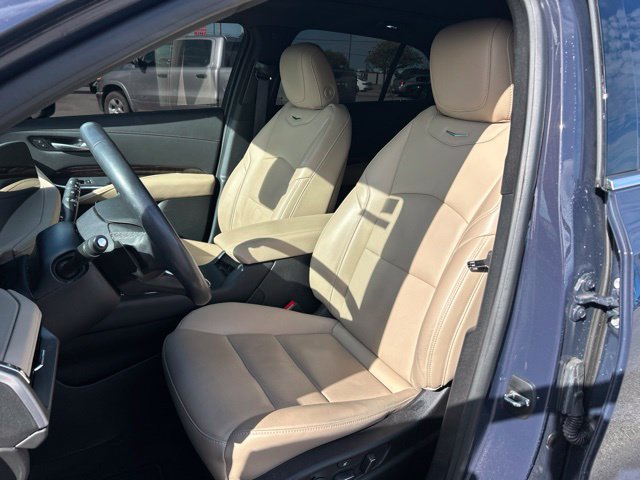 Used 2024 Cadillac XT4 Premium Luxury FWD image 14