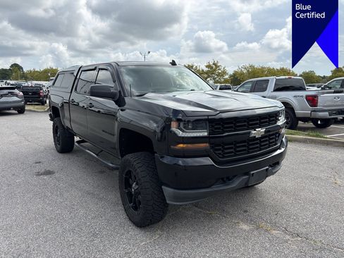 Used 2018 Chevrolet Silverado 1500 Custom w/ Custom Value Package AWD/4WD image 3