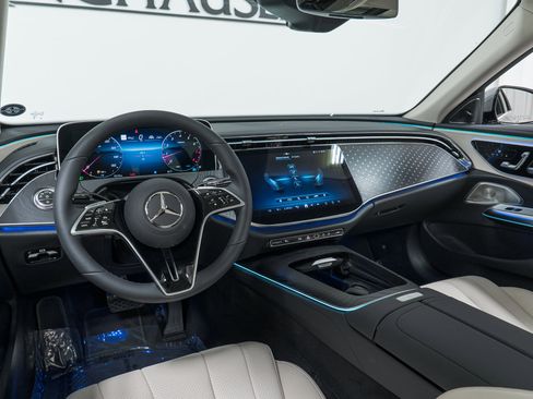 New 2026 Mercedes-Benz E 350 4MATIC Sedan image 17