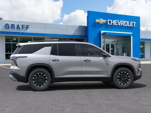 New 2025 Chevrolet Traverse Z71 w/ Enhanced Driving Package image 5