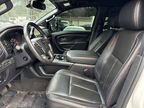 Used 2021 Nissan Titan PRO-4X w/ Pro-4x Convenience Package image 9