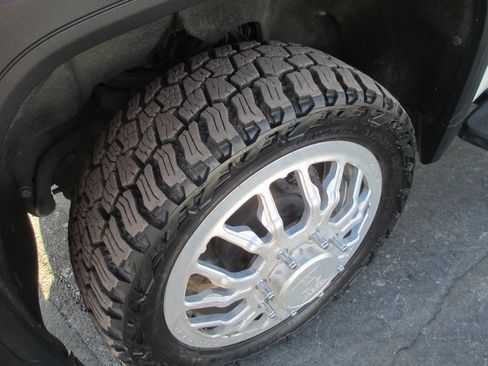 Used 2024 GMC Sierra 3500 Denali w/ Denali Reserve Package image 12