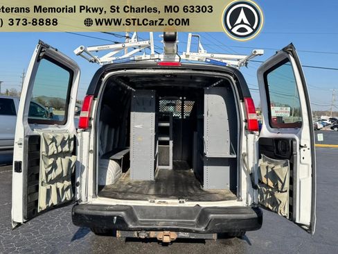 Used 2016 Chevrolet Express 2500 Van 3D image 13