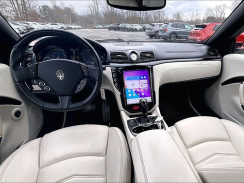 Used 2014 Maserati GranTurismo Sport image 20
